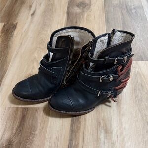 Freebird by Steven Crue Boot – Size 7 – Distressed Leather Stacked Heel